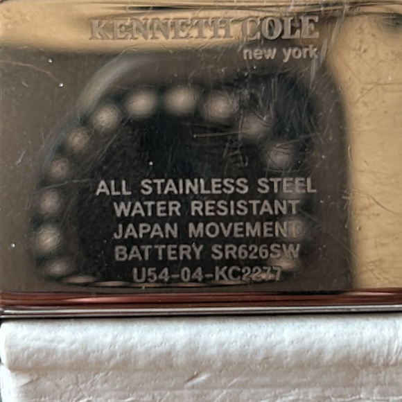 Kenneth Cole Big & Chunky Watch - Picture 3 of 14